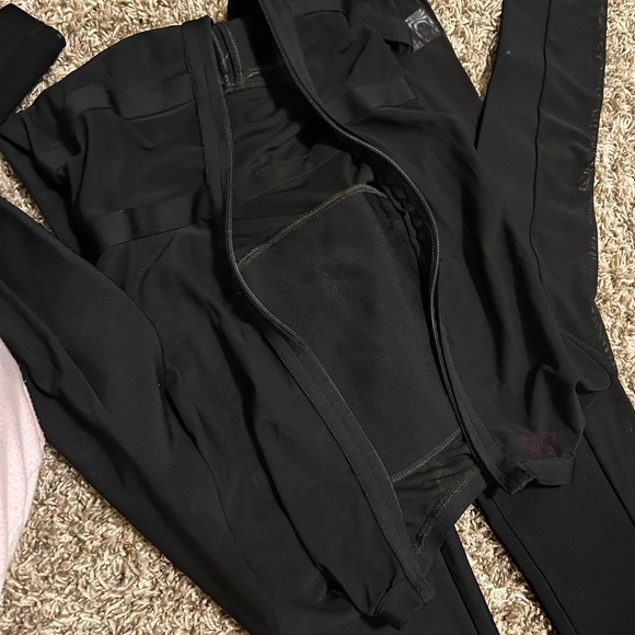 Elegant Black Long Sleeve jumpsuit - Picture 4 of 4